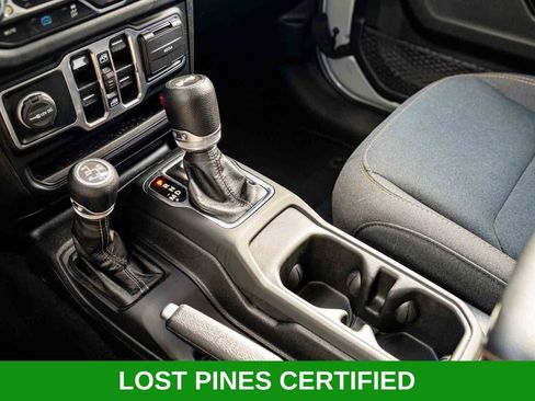 Used 2024 Jeep Wrangler Unlimited Sahara AWD/4WD image 21