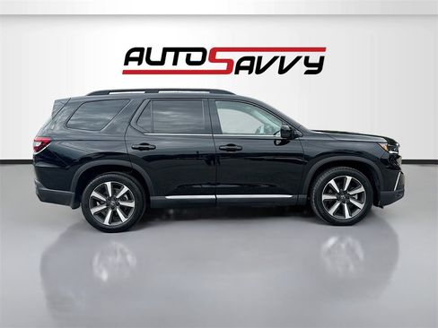 Used 2024 Honda Pilot Touring image 8