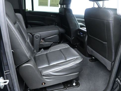 Used 2020 Chevrolet Suburban LT image 25