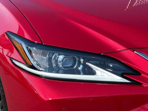 Used 2024 Lexus ES 300h w/ Premium Package FWD image 42