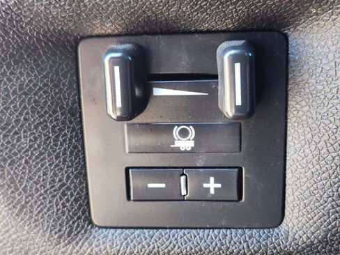 Used 2013 GMC Sierra 3500 SLE w/ SLE Preferred Package image 29