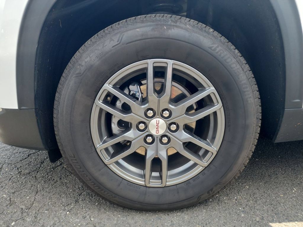 Certified 2025 GMC Acadia Elevation FWD image 33