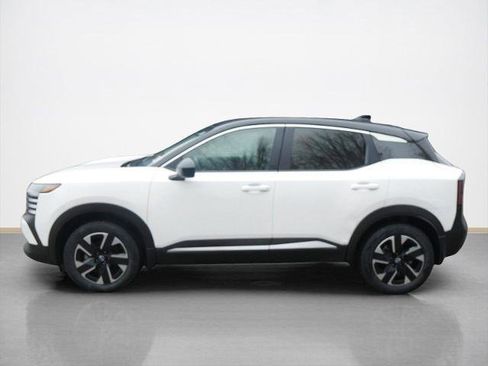 Certified 2025 Nissan Kicks SV image 6