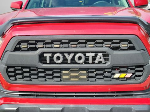 Used 2021 Toyota Tacoma SR5 RWD image 9