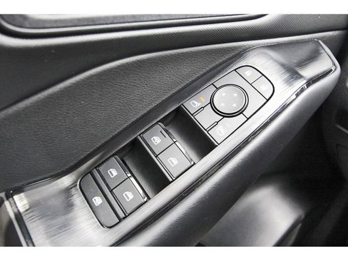Used 2025 Nissan Rogue S FWD image 15