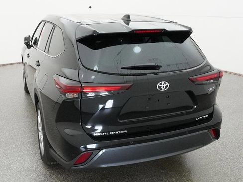 New 2026 Toyota Highlander Limited AWD/4WD image 10