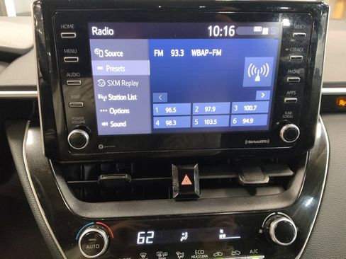 Used 2021 Toyota Corolla LE image 25