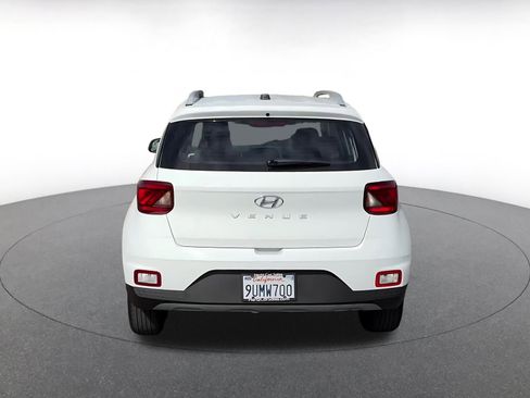 Used 2025 Hyundai Venue SEL image 12