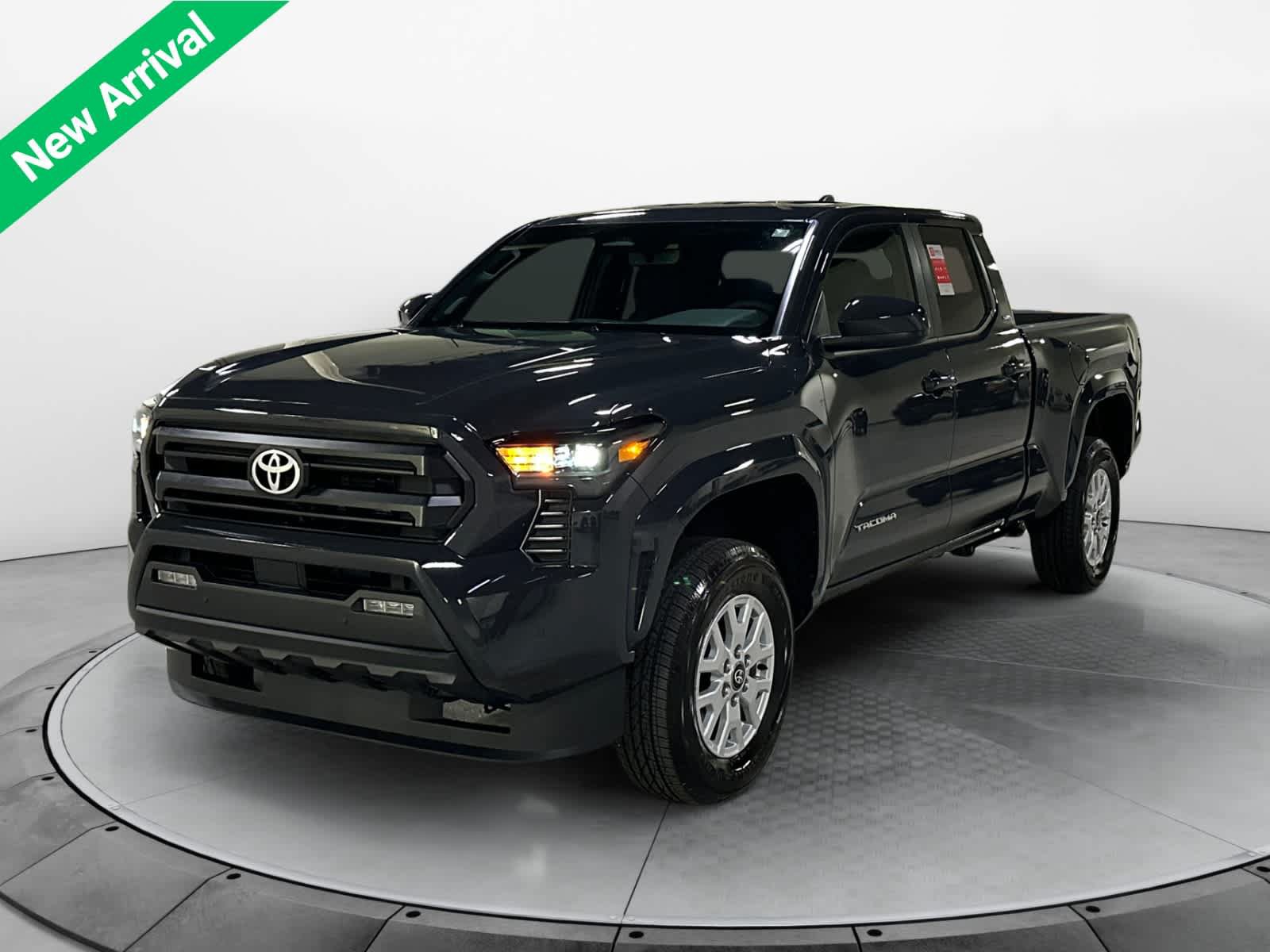 Used 2025 Toyota Tacoma SR5 w/ SR5 Upgrade Package AWD/4WD image 1