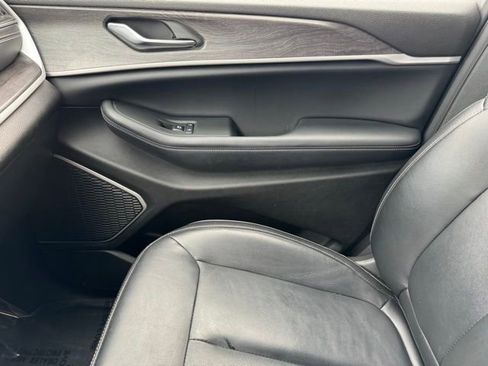 Used 2022 Jeep Grand Cherokee L Limited w/ Trailer Tow Group (B) image 23