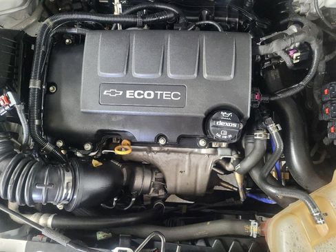 Used 2020 Chevrolet Sonic LT image 30