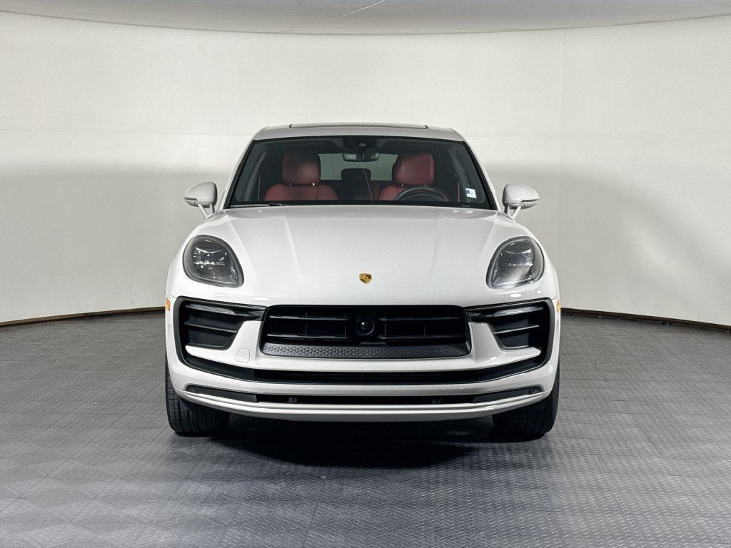 Certified 2026 Porsche Macan AWD/4WD image 10