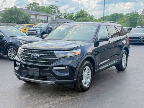 Used 2022 Ford Explorer XLT w/ Equipment Group 202A AWD/4WD image 7