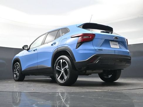 Used 2024 Chevrolet Trax RS w/ Driver Confidence Package FWD image 35