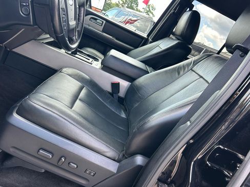 Used 2017 Ford Expedition XLT w/ Equipment Group 202A AWD/4WD image 6