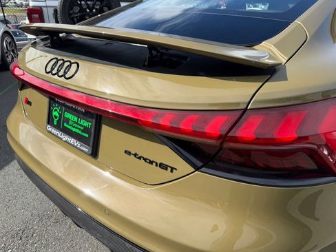 Used 2023 Audi RS e-tron GT w/ Carbon Performance Package image 71