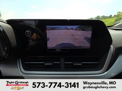 Used 2024 Chevrolet Trax LS w/ LS Convenience Package FWD image 11