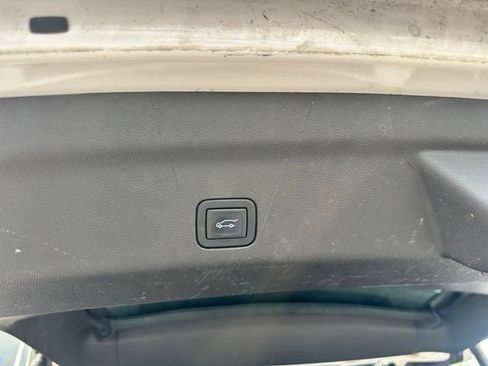 Used 2021 Chevrolet Tahoe Premier w/ Premium Package RWD image 19