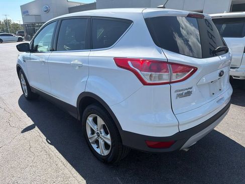 Used 2015 Ford Escape SE FWD image 2