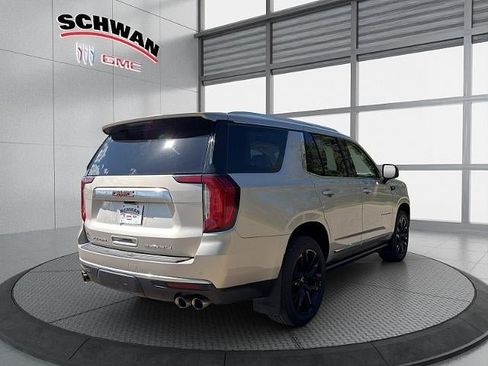 Used 2022 GMC Yukon Denali w/ Denali Premium Package AWD/4WD image 4
