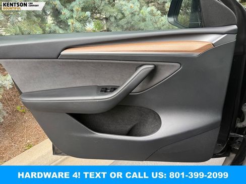 Used 2023 Tesla Model Y Performance AWD/4WD image 17