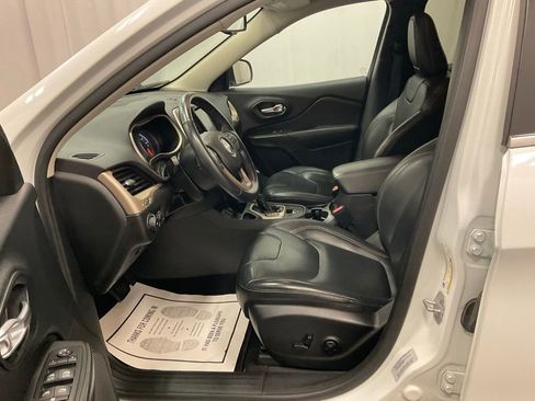 Used 2016 Jeep Cherokee Limited FWD image 4