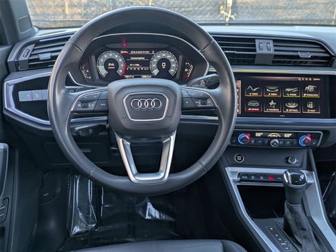 Used 2023 Audi Q3 2.0T Premium w/ Convenience Package image 8