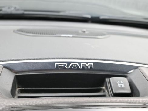 Used 2025 RAM 1500 Laramie AWD/4WD image 17