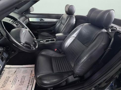 Used 2003 Ford Thunderbird Base image 17