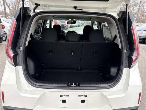 Used 2023 Kia Soul LX image 12