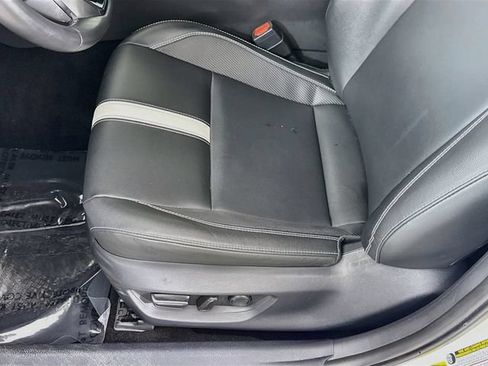 Used 2025 Toyota Camry SE w/ Convenience Package FWD image 18