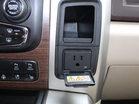 Used 2017 RAM 1500 Laramie w/ Convenience Group image 30