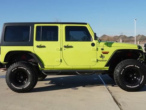 Used 2017 Jeep Wrangler Unlimited Sport w/ Connectivity Group image 10