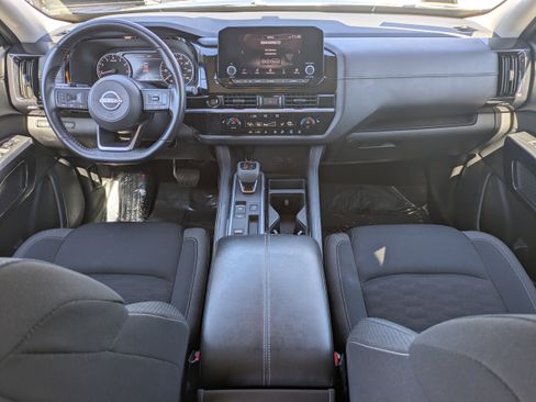 Certified 2025 Nissan Pathfinder SV image 19