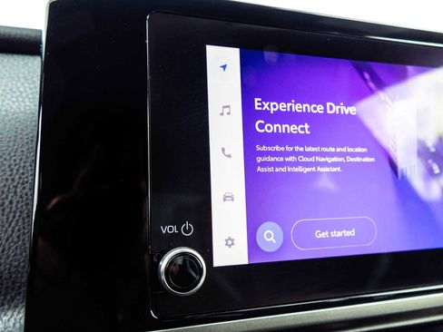 Used 2025 Toyota Camry SE image 34