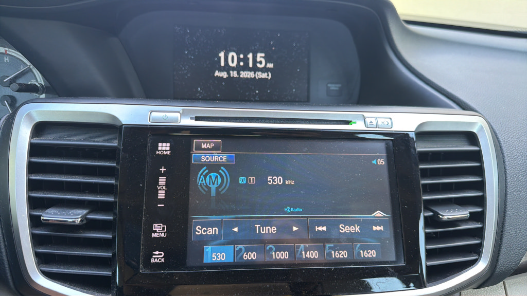 Used 2017 Honda Accord Touring image 16