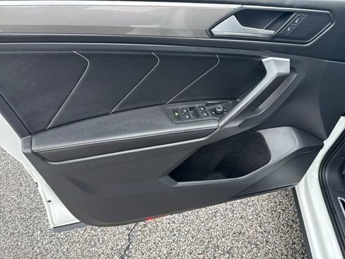 Certified 2023 Volkswagen Tiguan SE R-Line image 11