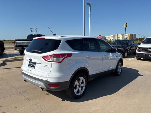 Used 2016 Ford Escape SE FWD image 6