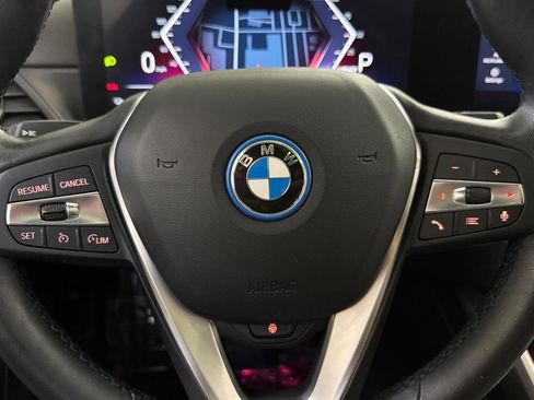 Used 2023 BMW i4 eDrive35 w/ Premium Package RWD image 17