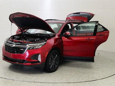 Used 2023 Chevrolet Equinox RS w/ RS Leather Package AWD/4WD image 10