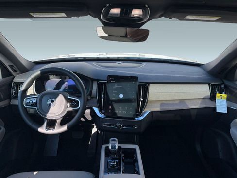 New 2026 Volvo XC90 B6 Plus w/ Protection Package Premier image 16