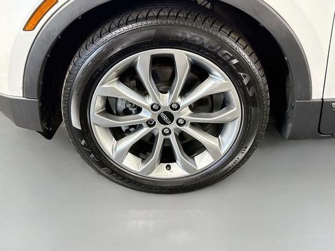 Used 2017 Lincoln MKC Select w/ Select Plus Package FWD image 38