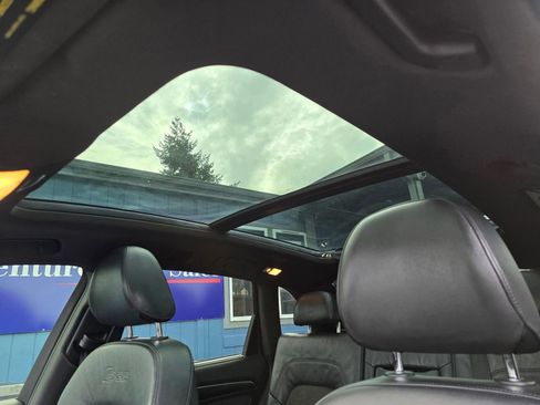 Used 2016 Audi SQ5 Prestige w/ Prestige Package image 24