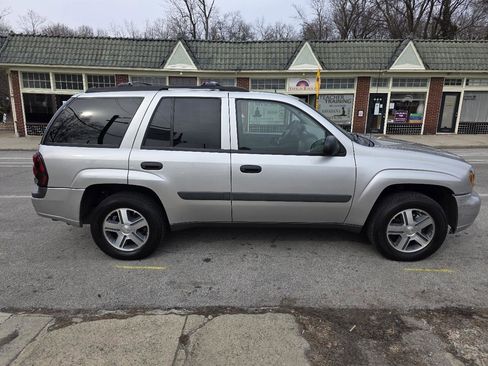 Used 2005 Chevrolet TrailBlazer LS w/ LS Preferred Equipment Group image 9