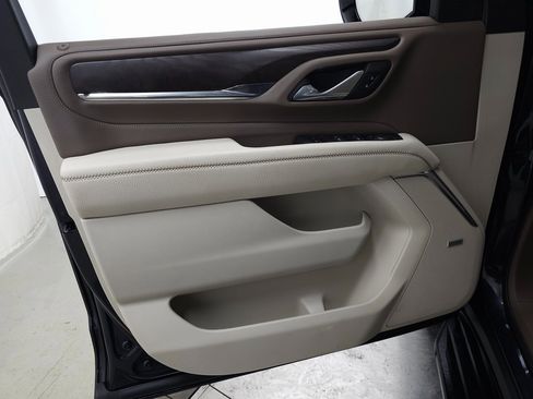 Used 2023 GMC Yukon Denali w/ Advanced Technology Package image 13