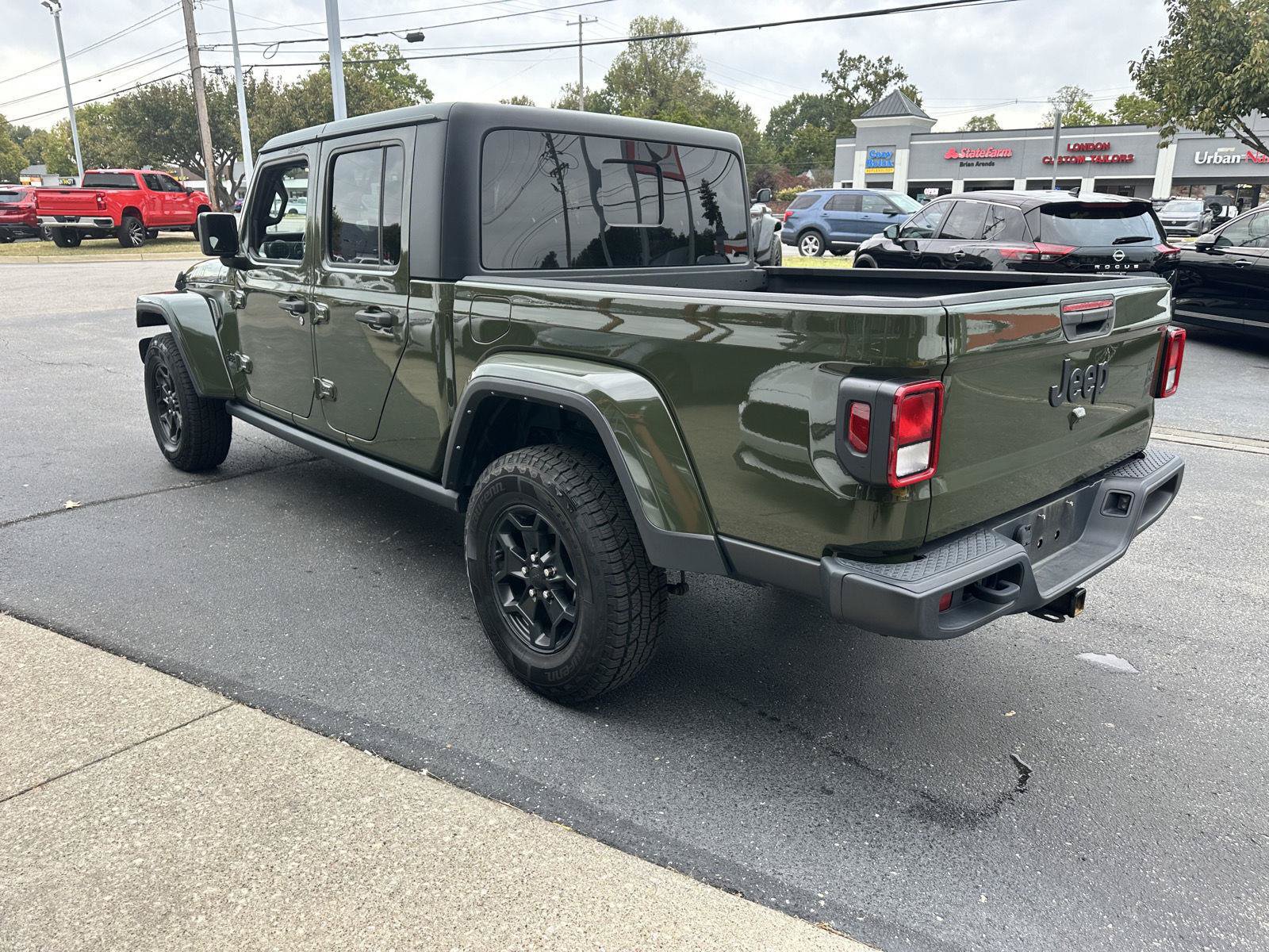 Used 2022 Jeep Gladiator Sport AWD/4WD image 7