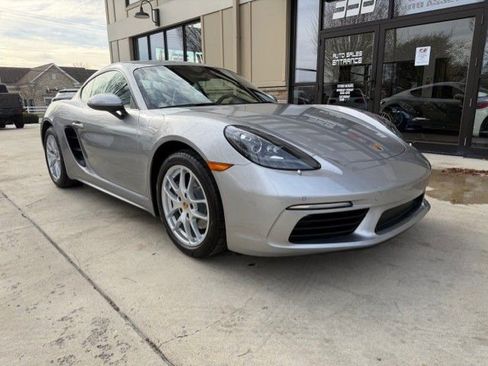 Used 2024 Porsche 718 Cayman image 3