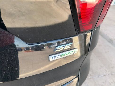Used 2019 Ford Escape SE FWD image 14