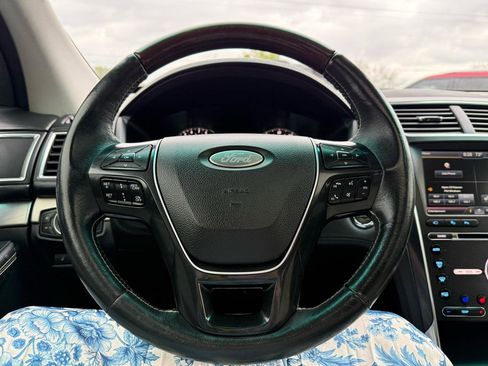Used 2016 Ford Explorer Platinum AWD/4WD image 21