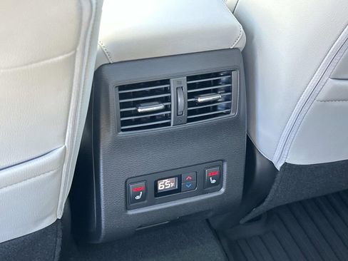 New 2026 Mitsubishi Outlander SEL FWD image 18